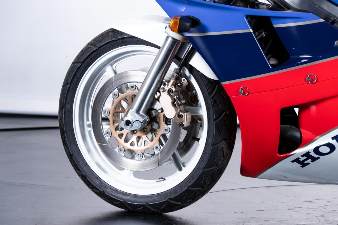 1989 Honda VFR 750 r (RC 30)