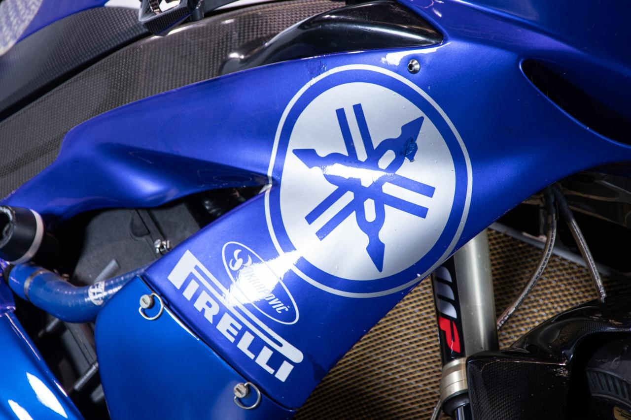 2004 Yamaha R1 CORSA