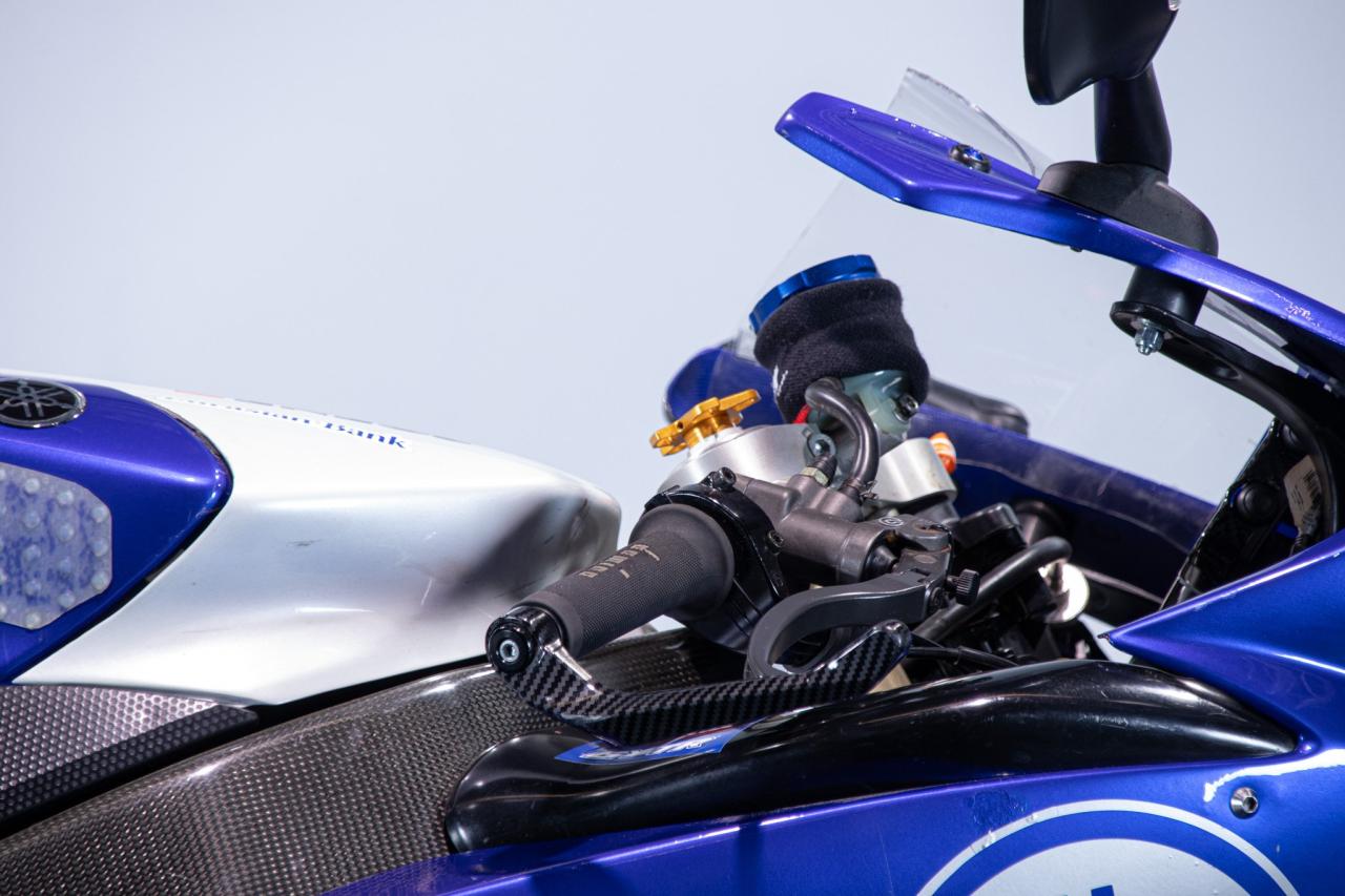 2004 Yamaha R1 CORSA