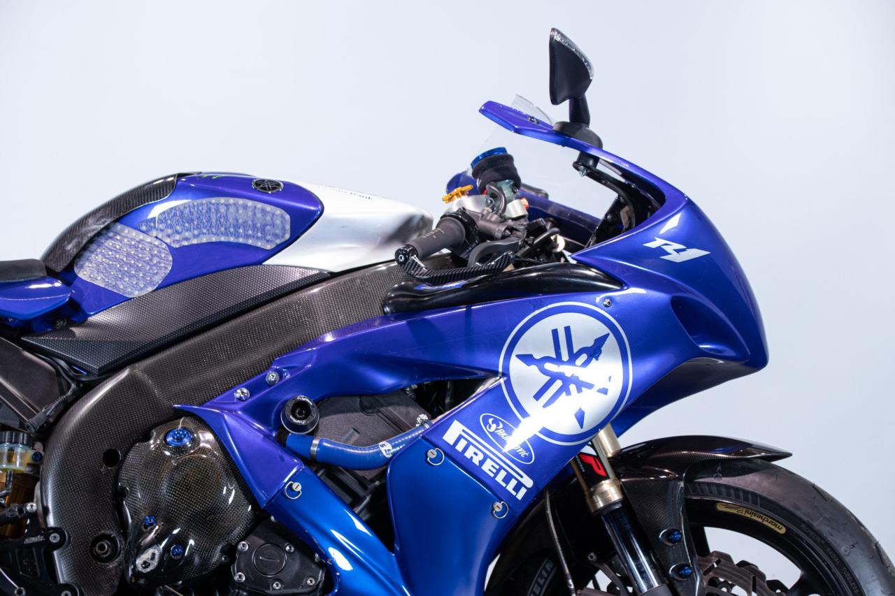 2004 Yamaha R1 CORSA