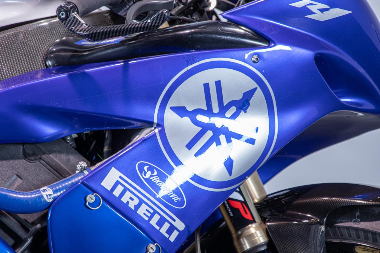 2004 Yamaha R1 CORSA