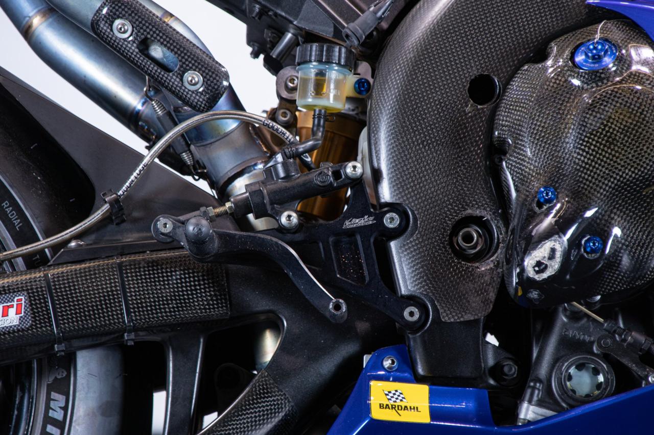 2004 Yamaha R1 CORSA