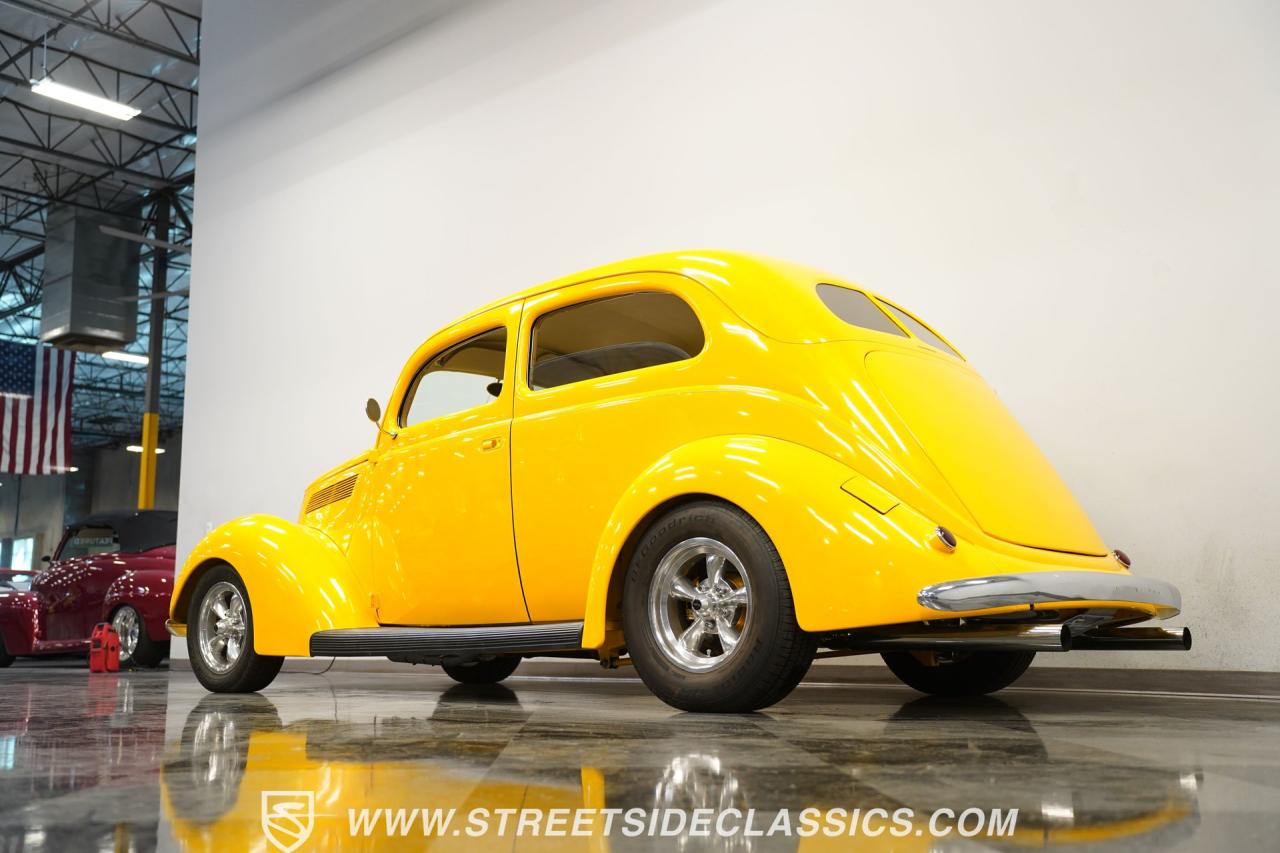 1937 Ford Tudor Slantback Streetrod