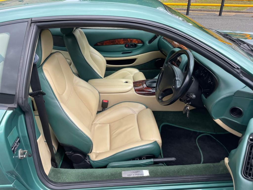 2000 Aston Martin DB7