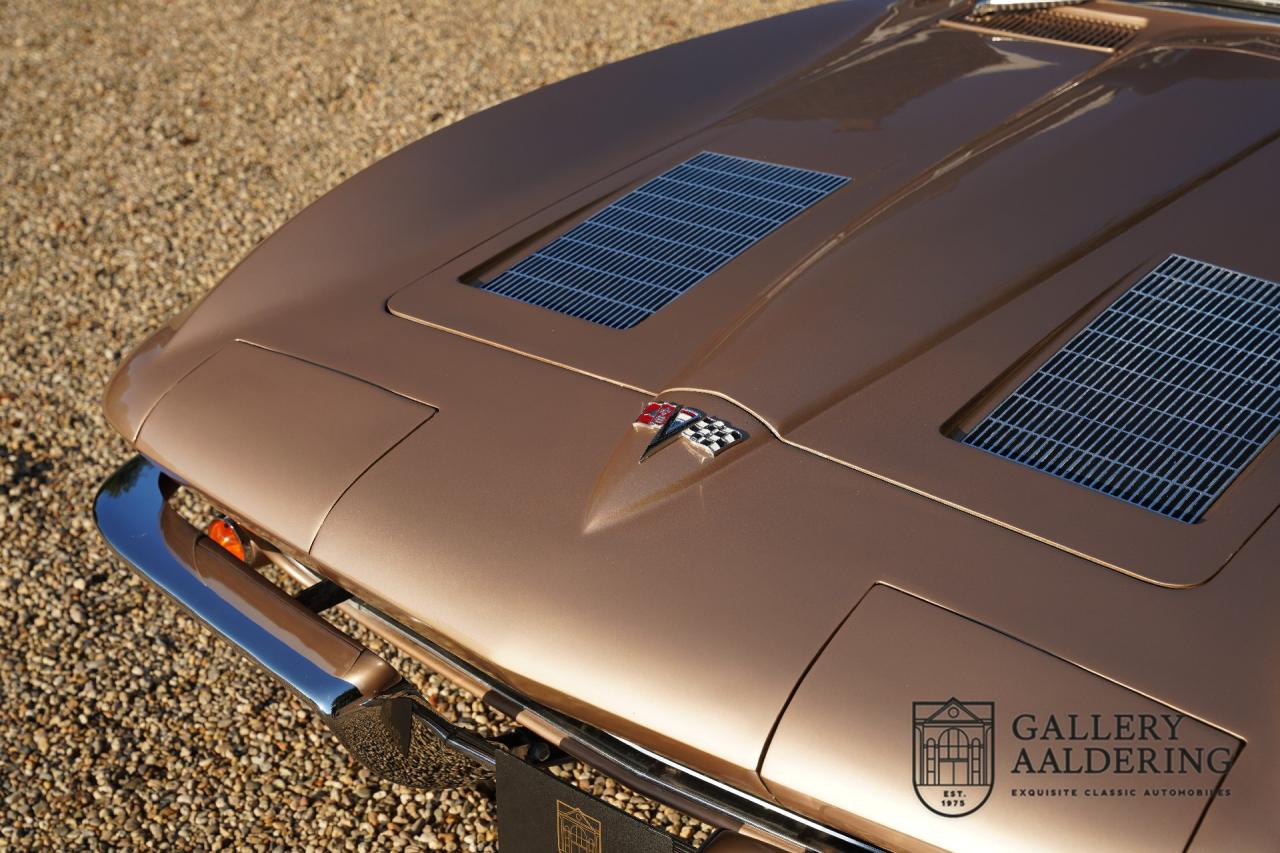 1963 Corvette C2 Sting Ray Coup&eacute; Split window