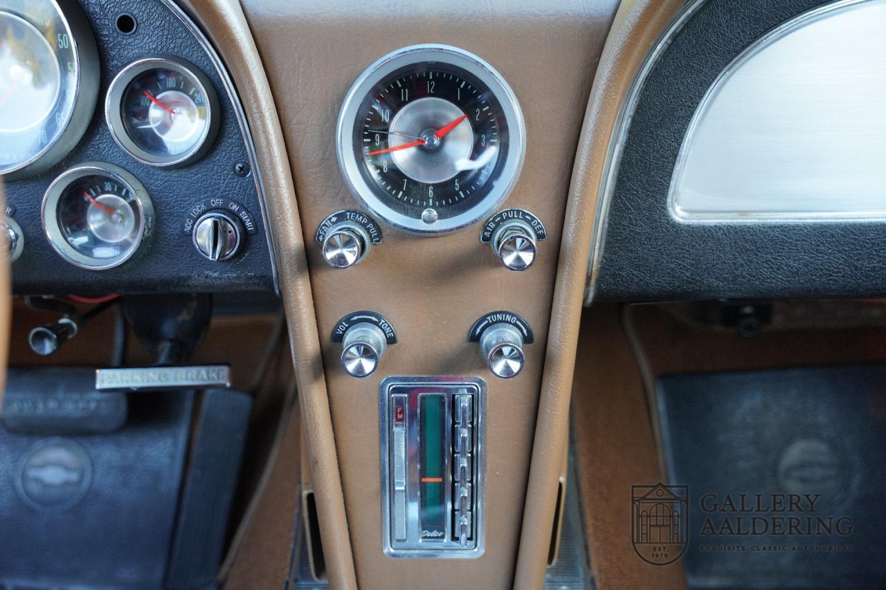 1963 Corvette C2 Sting Ray Coup&eacute; Split window
