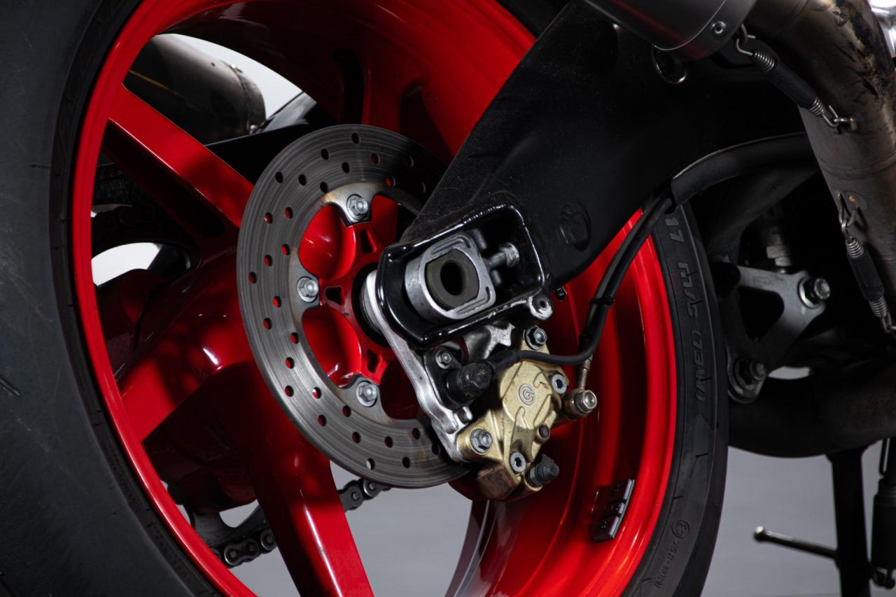 2005 Aprilia RSV V2 1000 TUONO