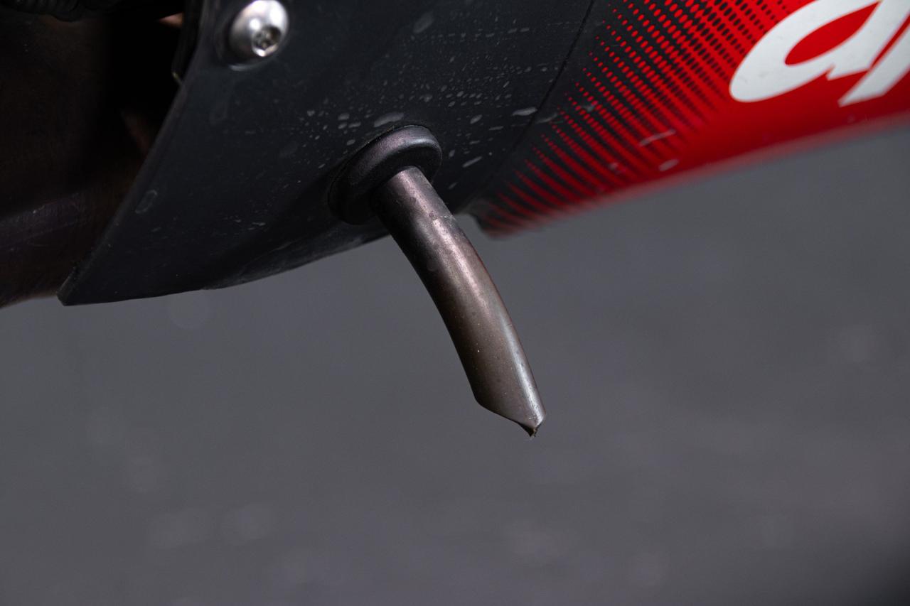 2005 Aprilia RSV V2 1000 TUONO