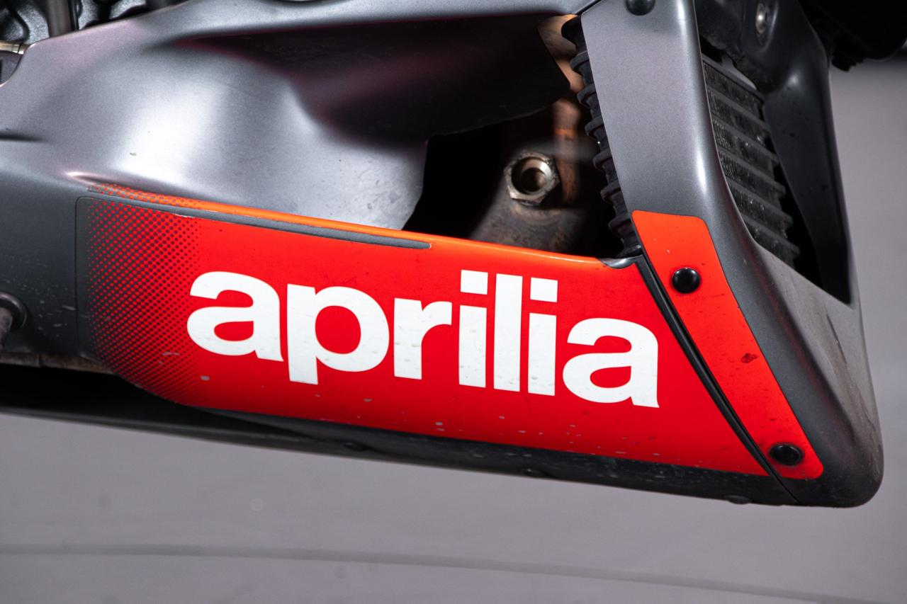 2005 Aprilia RSV V2 1000 TUONO