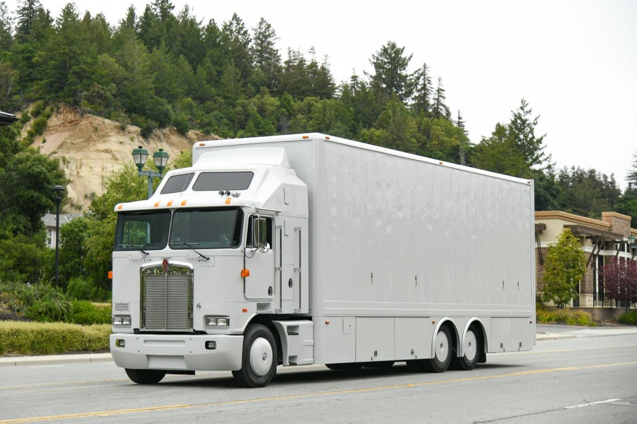 Concept/Canepa Design Kenworth K100 Custom Transporter
