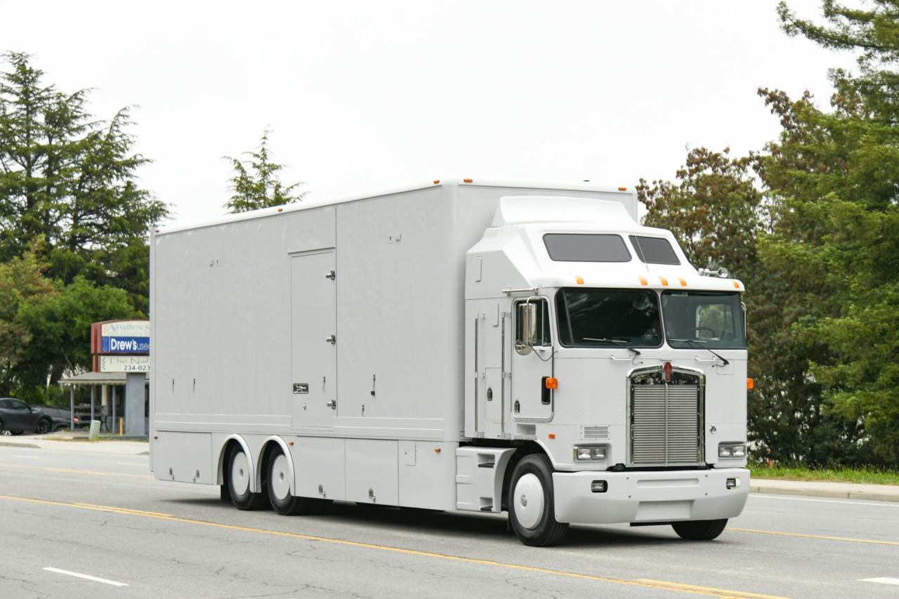 Concept/Canepa Design Kenworth K100 Custom Transporter