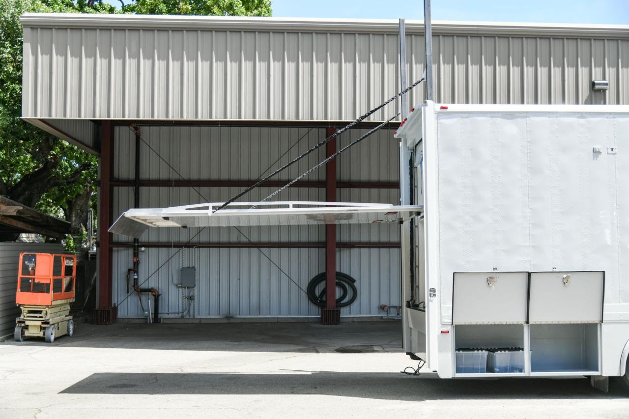 Concept/Canepa Design Kenworth K100 Custom Transporter