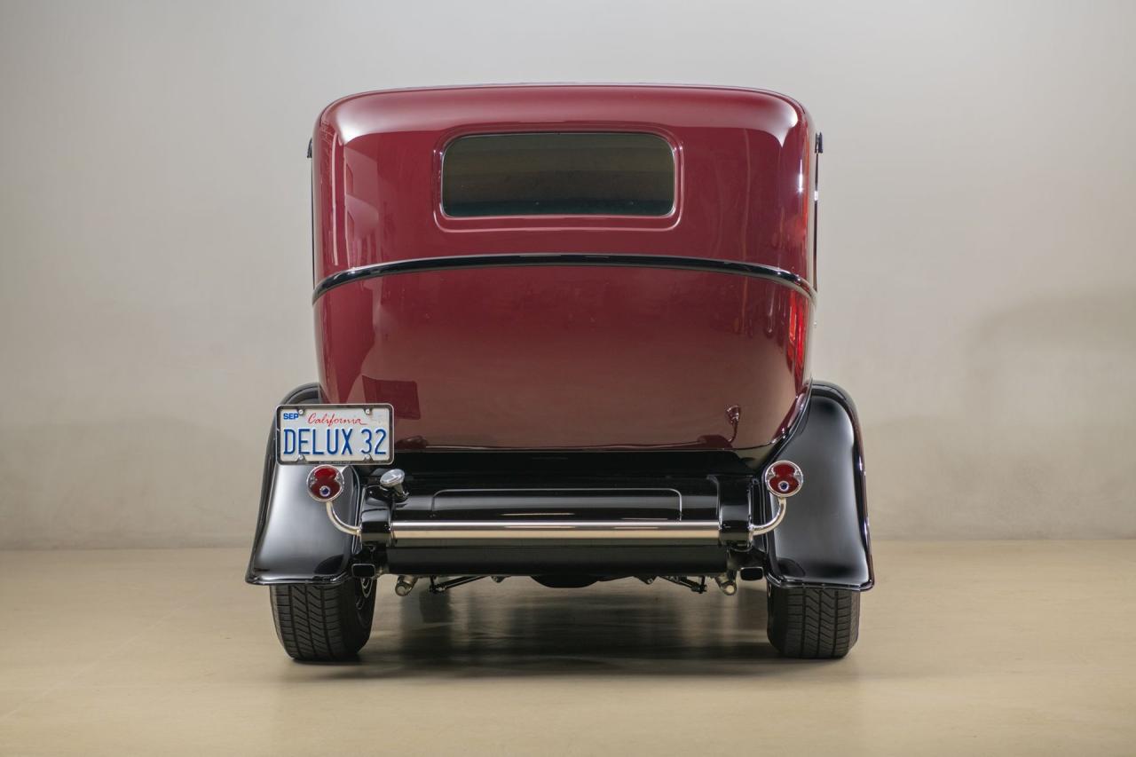 1932 Ford 2-Door Sedan