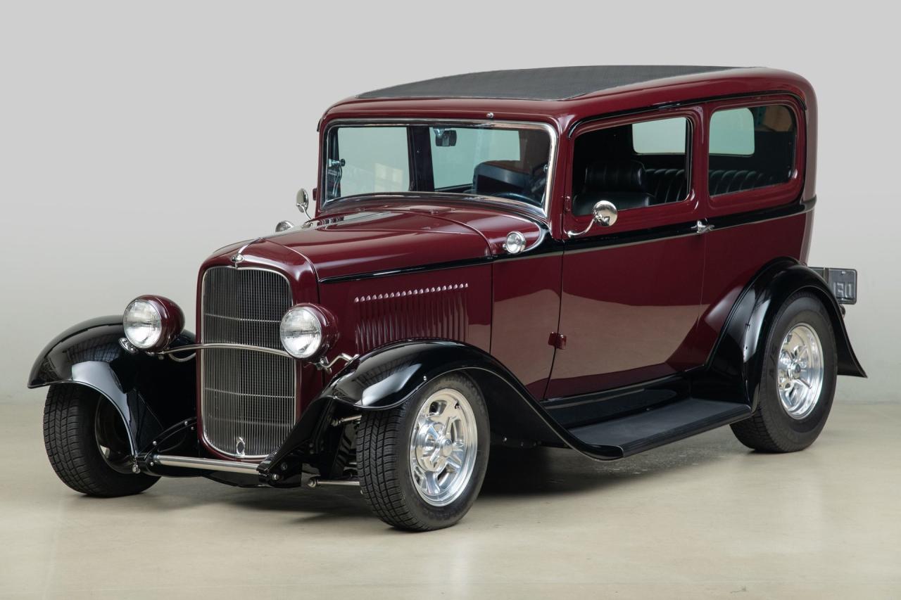 1932 Ford 2-Door Sedan