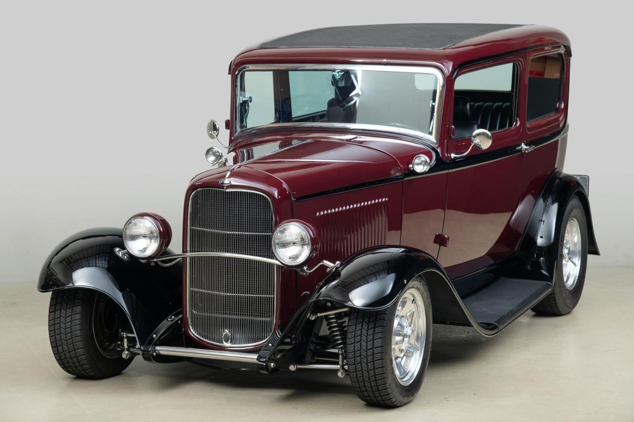 1932 Ford 2-Door Sedan