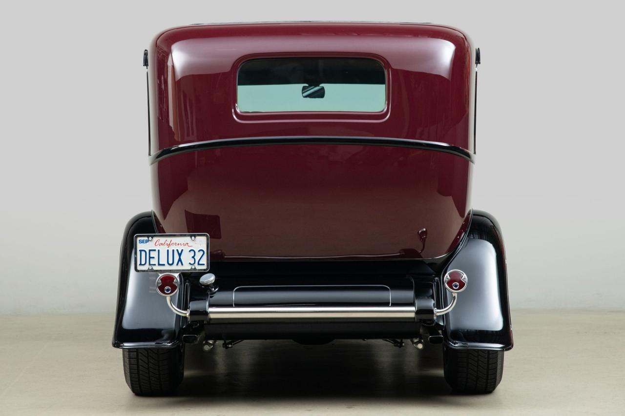 1932 Ford 2-Door Sedan