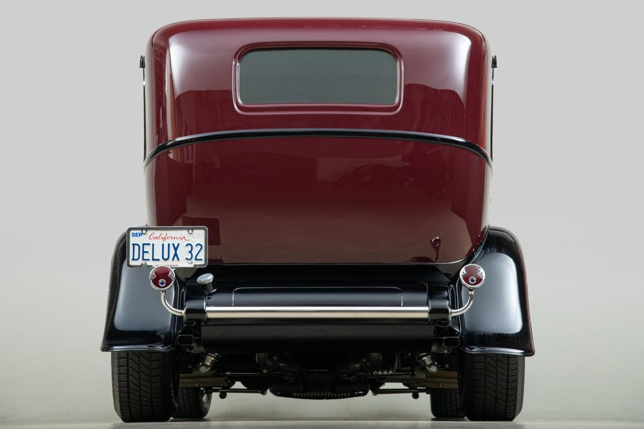 1932 Ford 2-Door Sedan