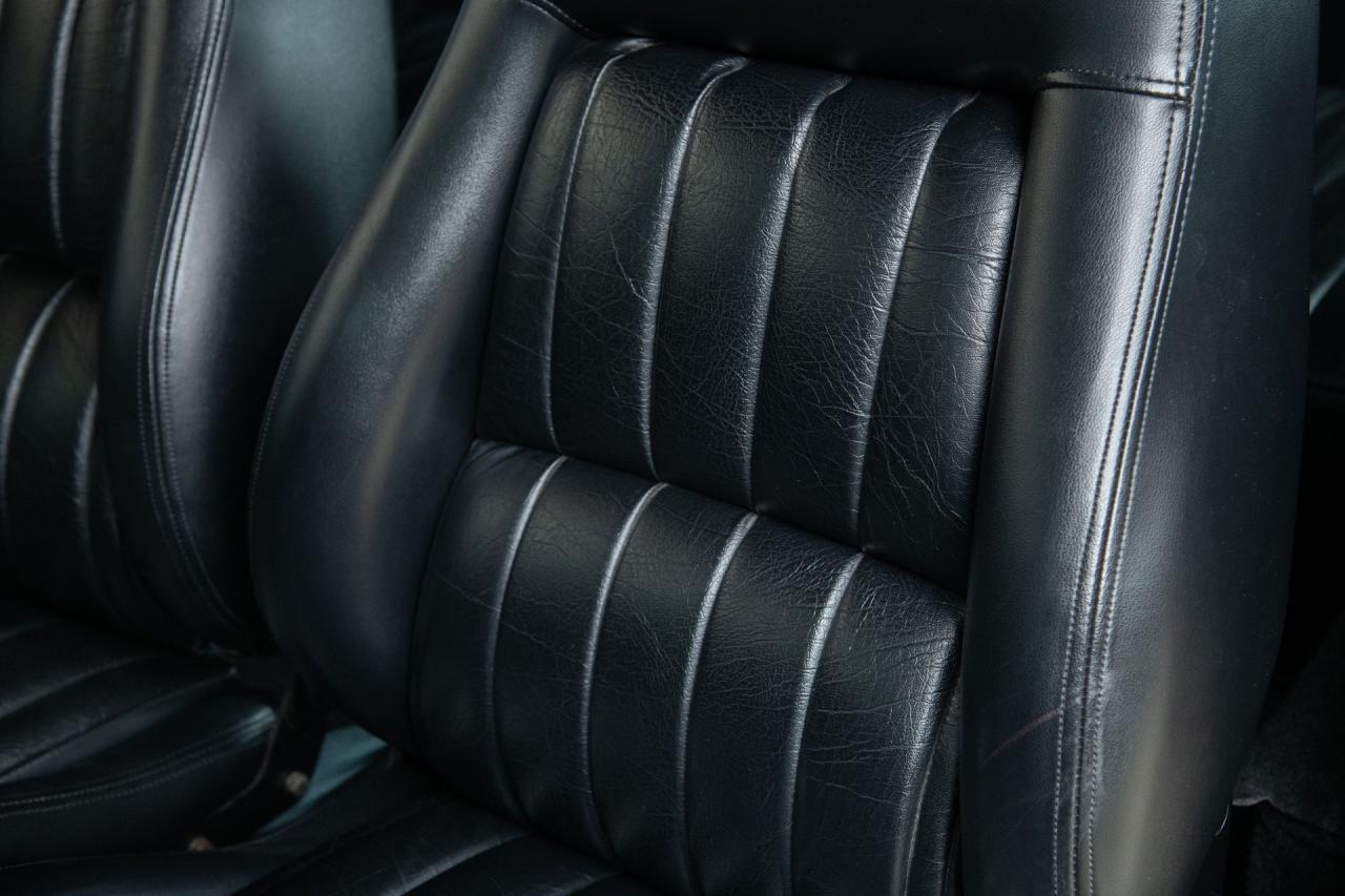 1932 Ford 2-Door Sedan