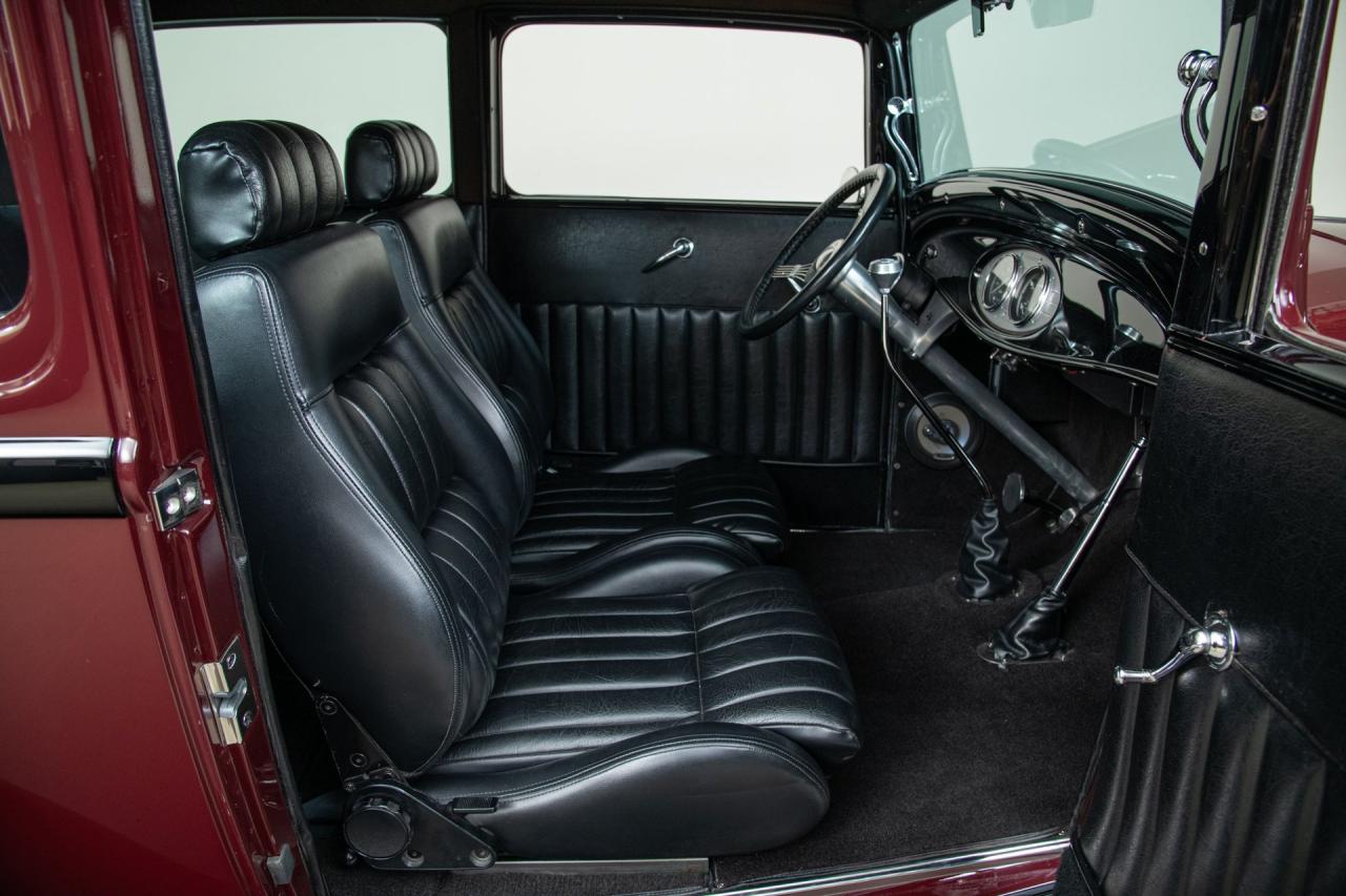 1932 Ford 2-Door Sedan