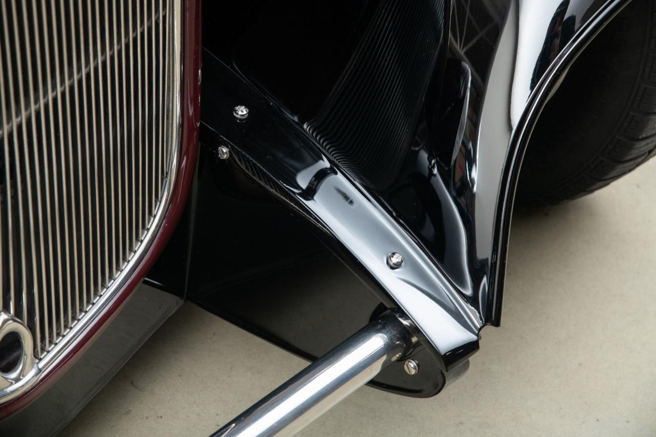 1932 Ford 2-Door Sedan