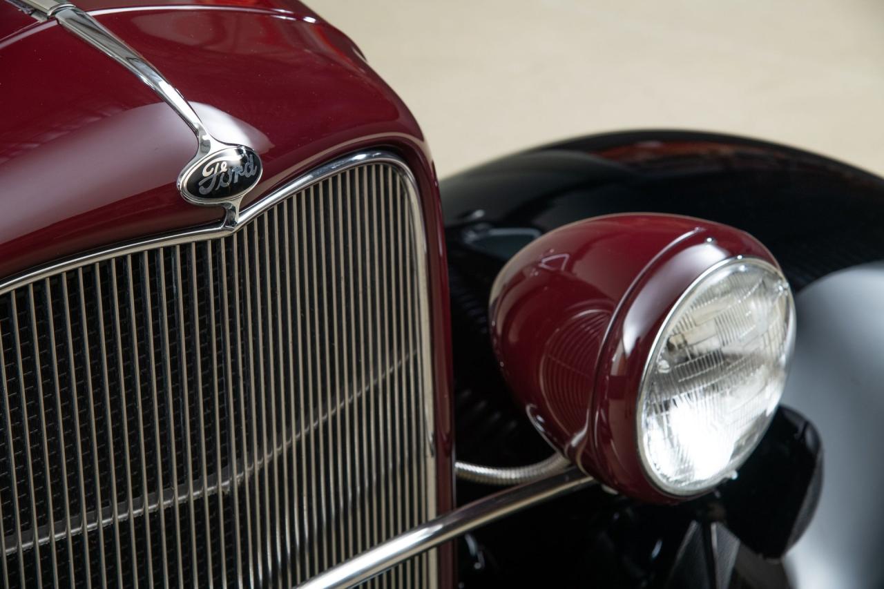 1932 Ford 2-Door Sedan