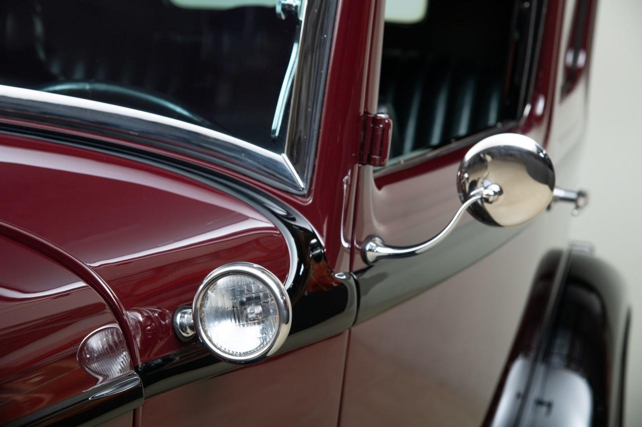 1932 Ford 2-Door Sedan