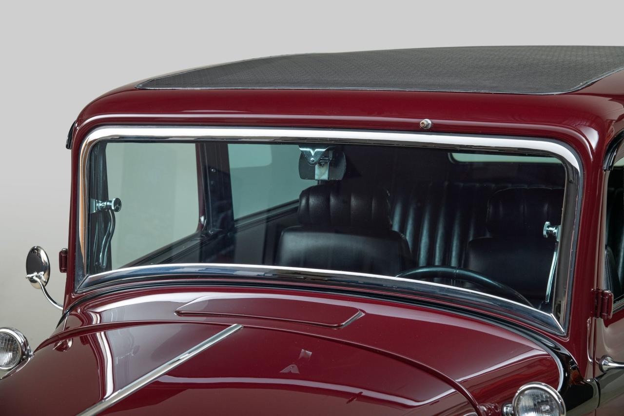 1932 Ford 2-Door Sedan