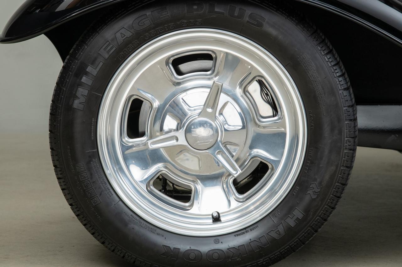 1932 Ford 2-Door Sedan