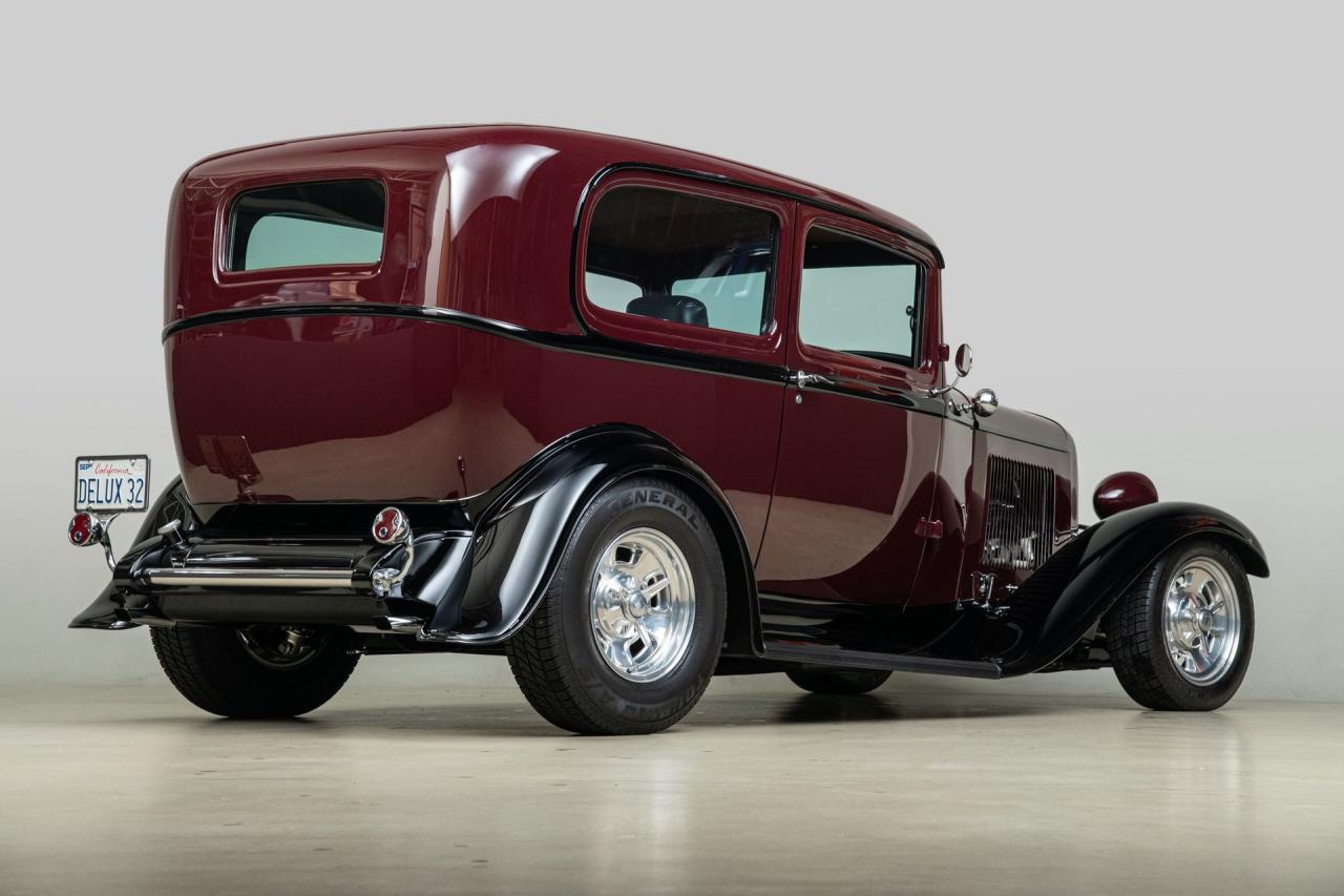 1932 Ford 2-Door Sedan