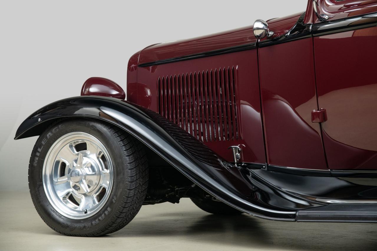 1932 Ford 2-Door Sedan