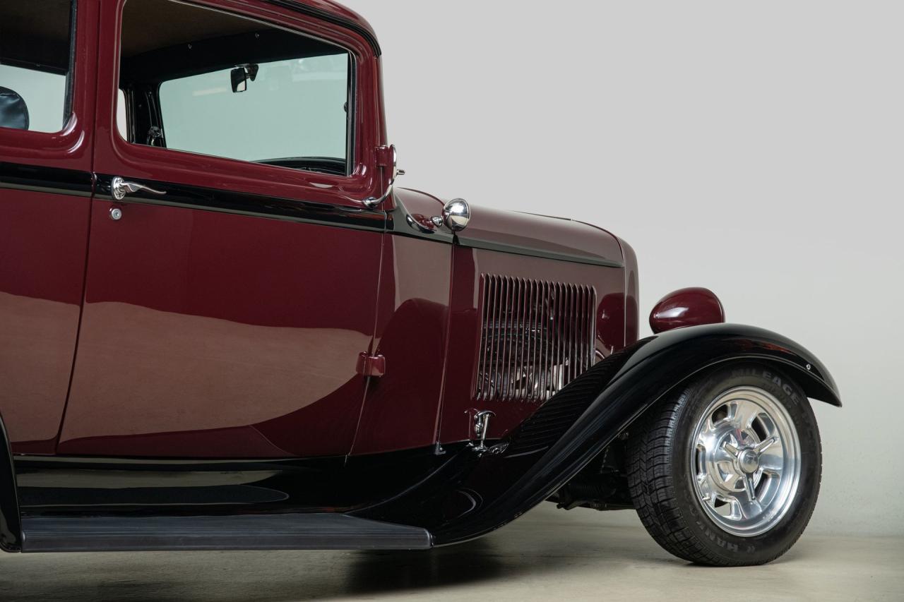 1932 Ford 2-Door Sedan