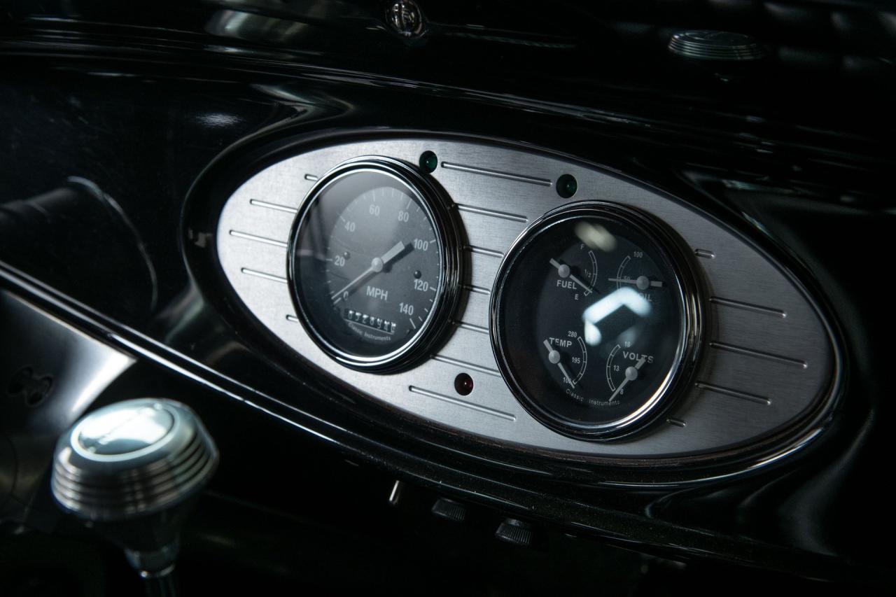 1932 Ford 2-Door Sedan