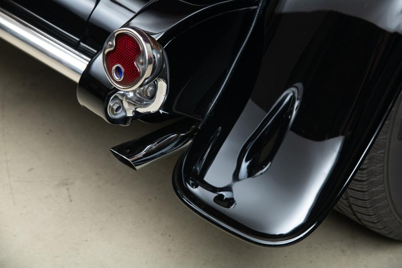 1932 Ford 2-Door Sedan