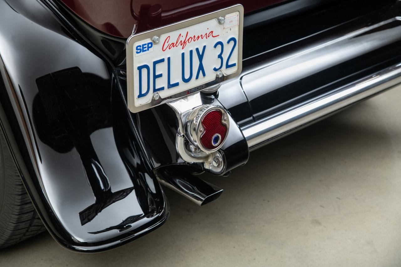 1932 Ford 2-Door Sedan