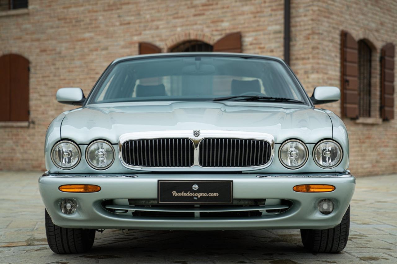 1997 Jaguar XJ8 3.2