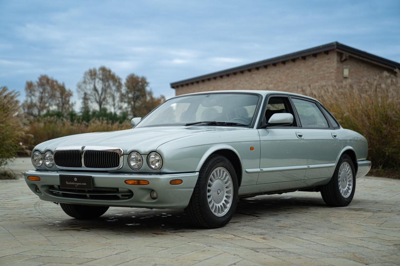 1997 Jaguar XJ8 3.2