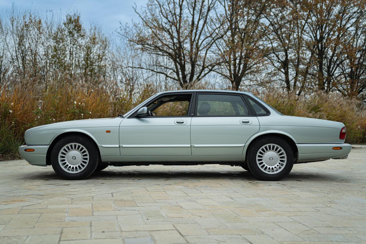 1997 Jaguar XJ8 3.2