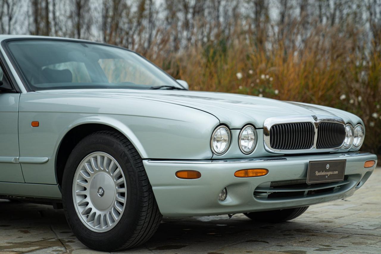 1997 Jaguar XJ8 3.2