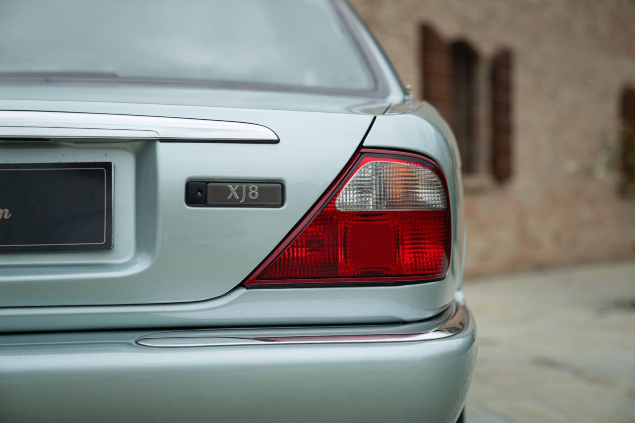 1997 Jaguar XJ8 3.2