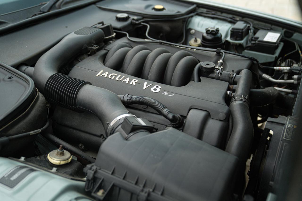 1997 Jaguar XJ8 3.2
