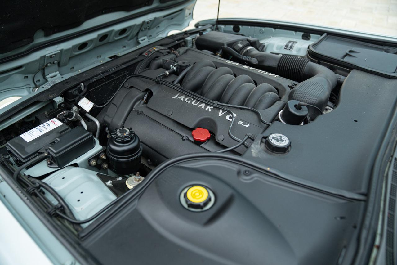 1997 Jaguar XJ8 3.2