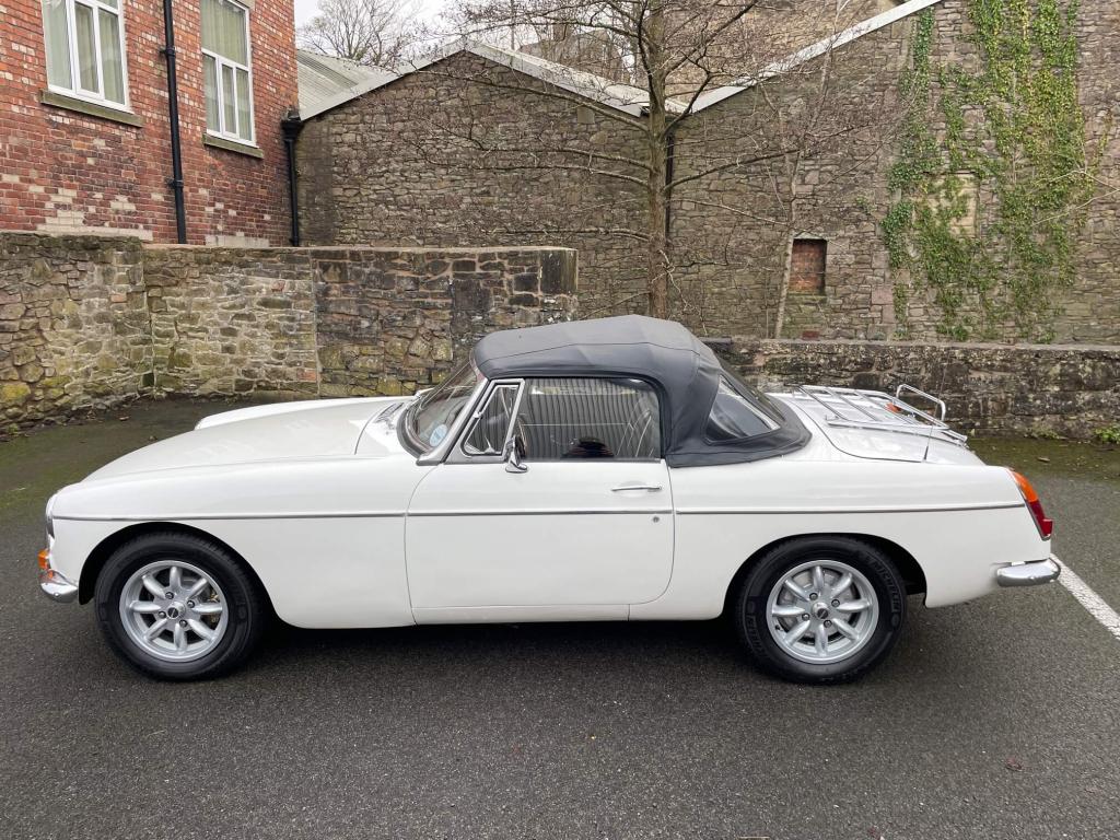 1966 MG B