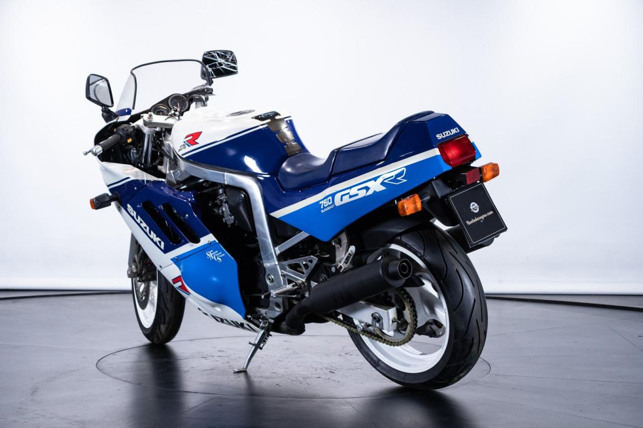 1988 Suzuki GSXR 750&nbsp;&nbsp;&nbsp;&nbsp;&nbsp;&nbsp;&nbsp;&nbsp;&nbsp;&nbsp;&nbsp;&nbsp;&nbsp;&nbsp;&nbsp;