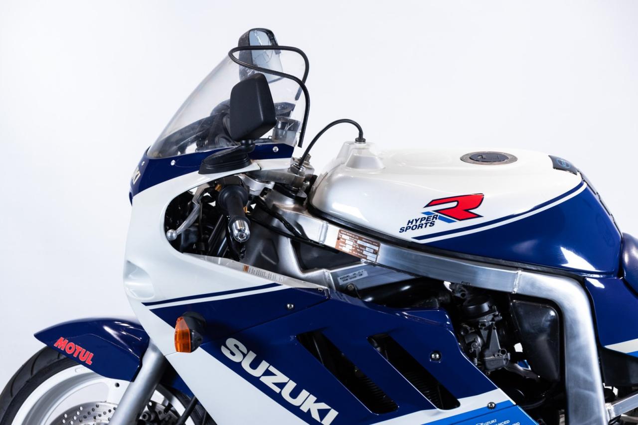 1988 Suzuki GSXR 750&nbsp;&nbsp;&nbsp;&nbsp;&nbsp;&nbsp;&nbsp;&nbsp;&nbsp;&nbsp;&nbsp;&nbsp;&nbsp;&nbsp;&nbsp;