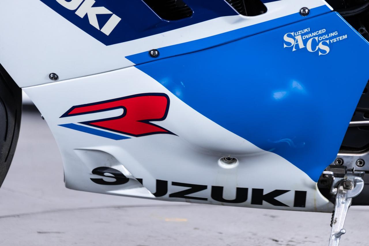 1988 Suzuki GSXR 750&nbsp;&nbsp;&nbsp;&nbsp;&nbsp;&nbsp;&nbsp;&nbsp;&nbsp;&nbsp;&nbsp;&nbsp;&nbsp;&nbsp;&nbsp;