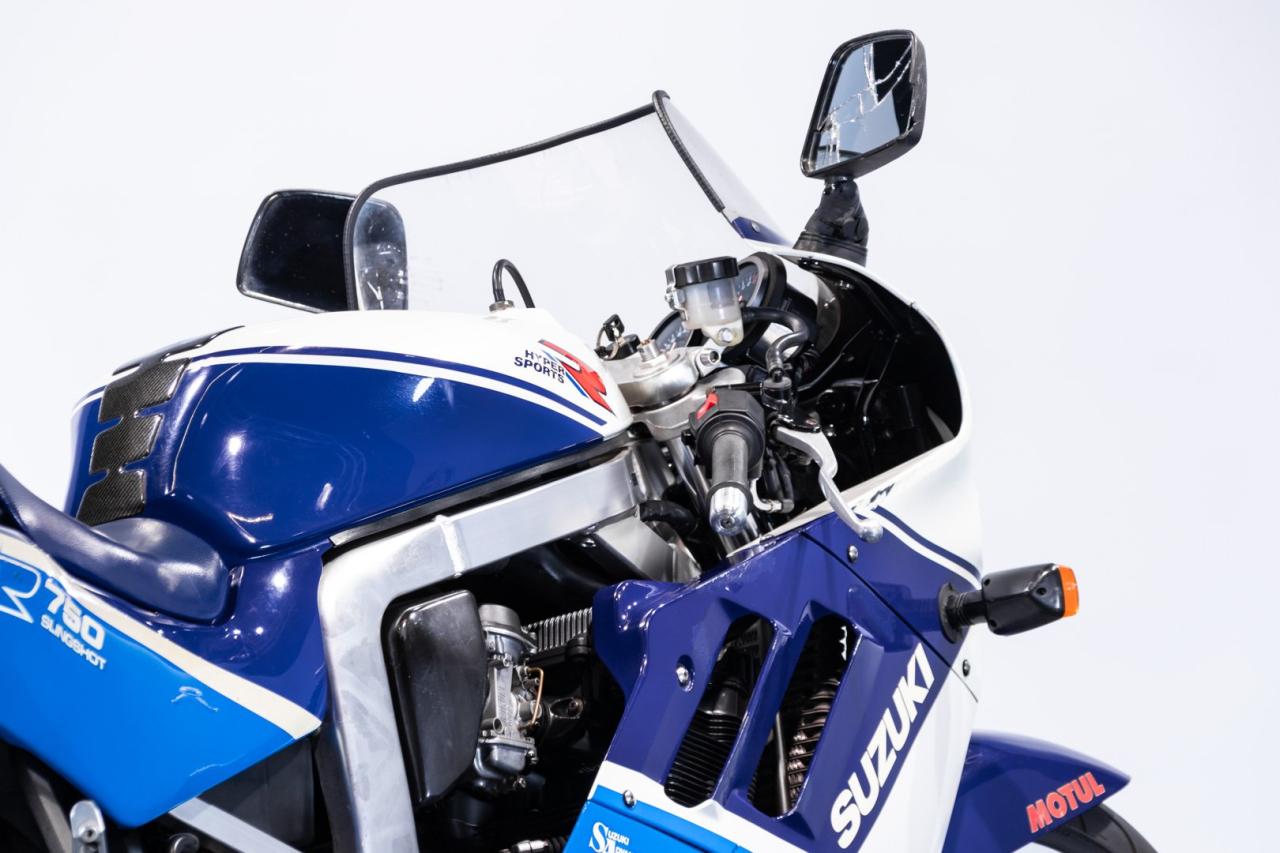 1988 Suzuki GSXR 750&nbsp;&nbsp;&nbsp;&nbsp;&nbsp;&nbsp;&nbsp;&nbsp;&nbsp;&nbsp;&nbsp;&nbsp;&nbsp;&nbsp;&nbsp;