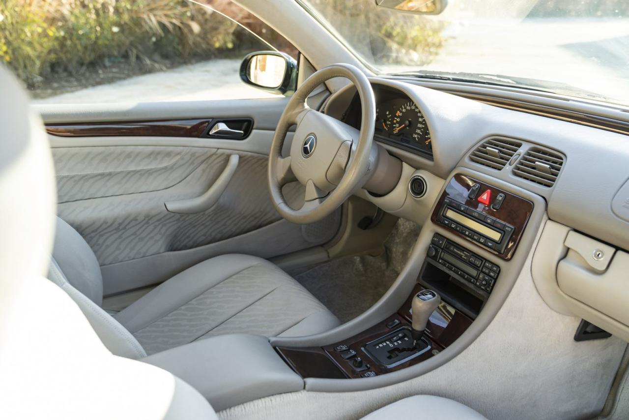 1997 Mercedes - Benz CLK 200 COUPE