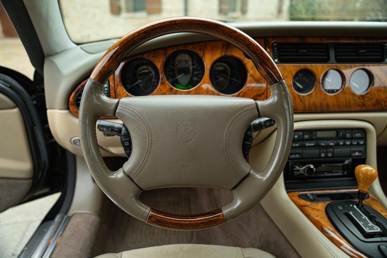 2006 Jaguar XK8 QDV CABRIOLET