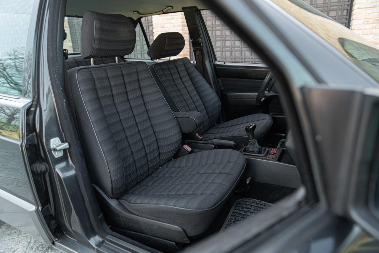 1989 Mercedes - Benz 190 E