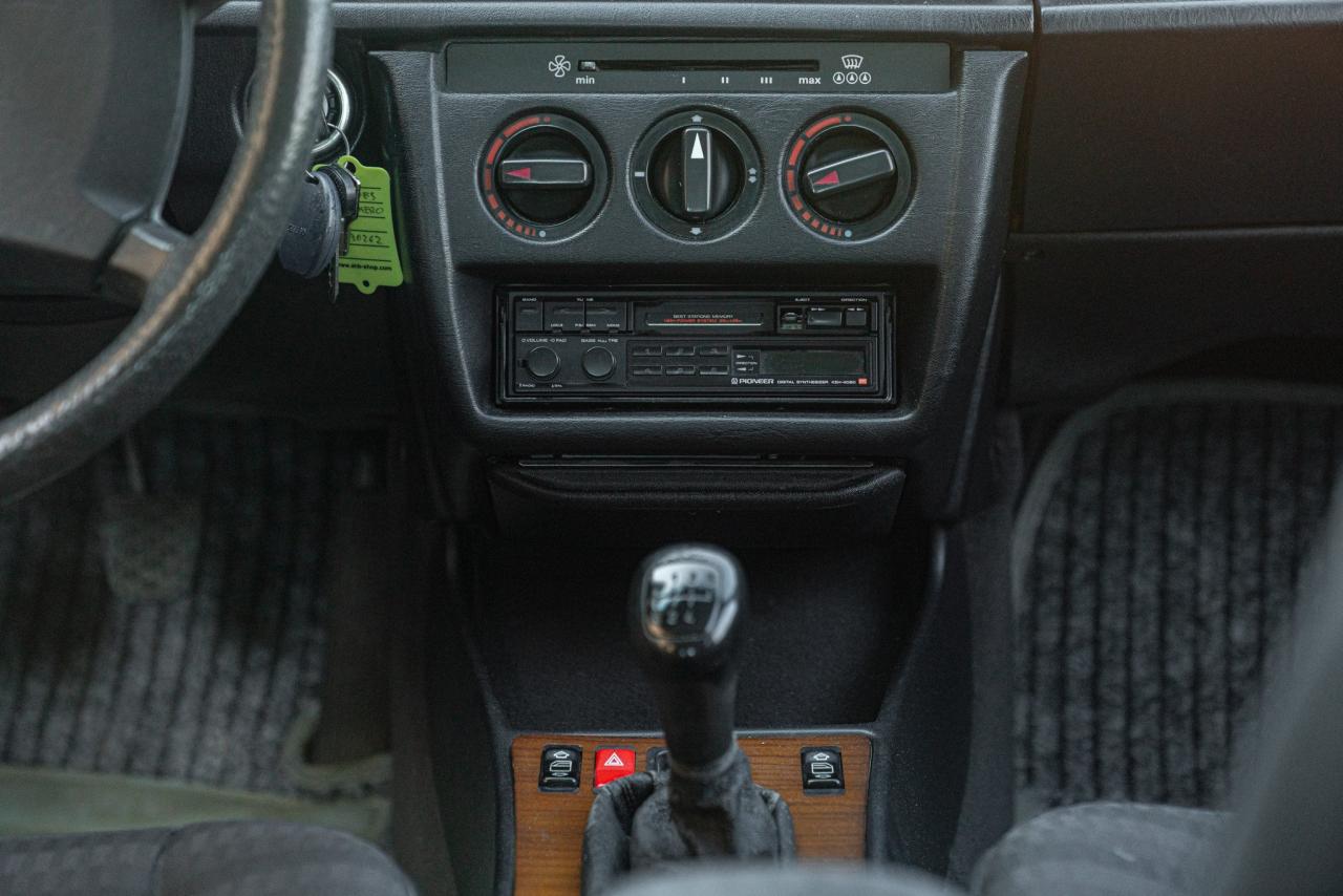 1989 Mercedes - Benz 190 E